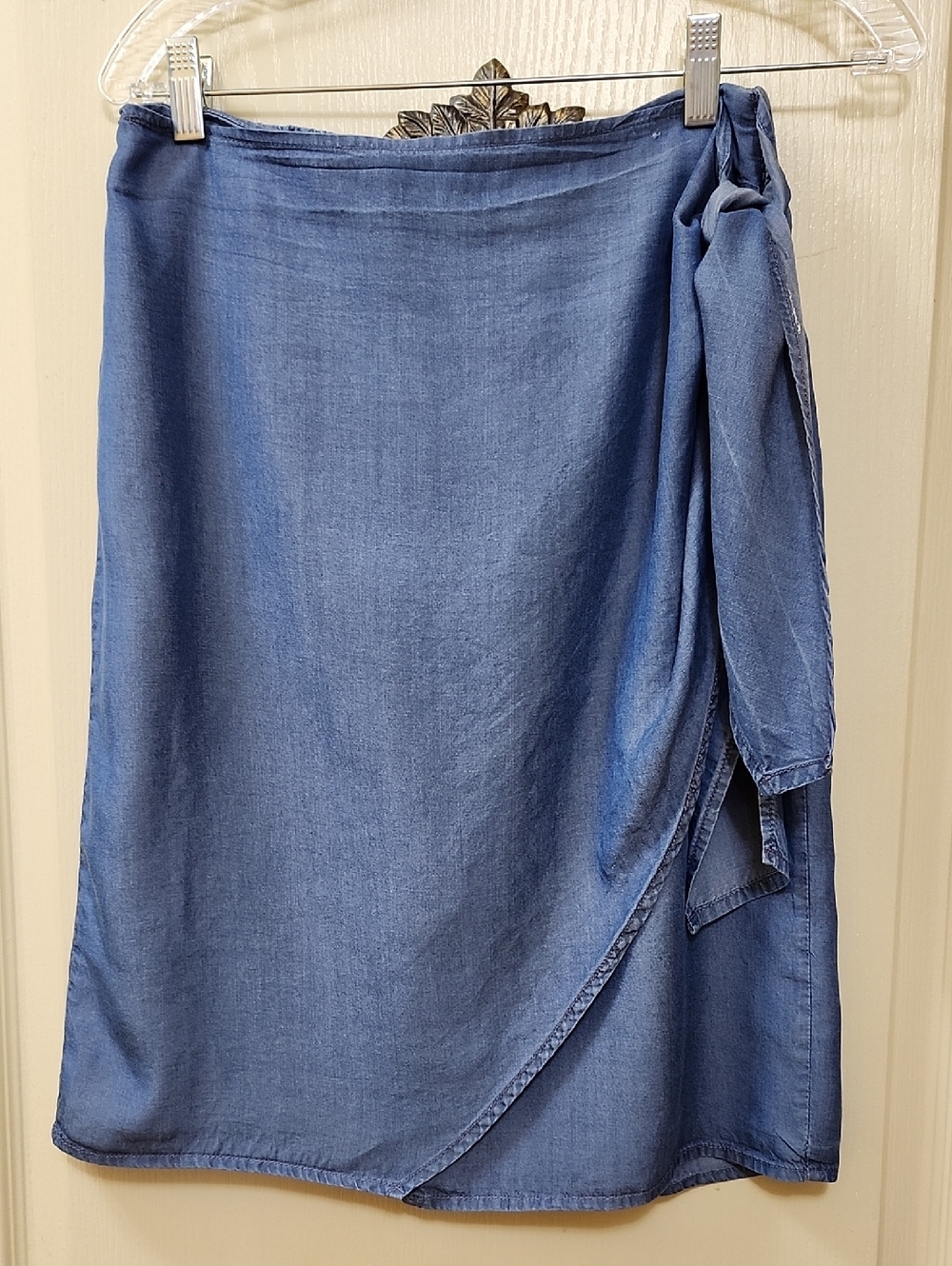 BLUE RAIN WRAP-STYLE WOMEN'S SKIRT